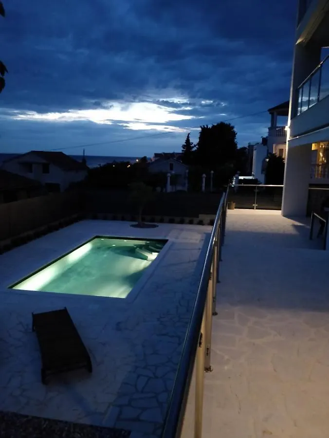 Apartments Kovacev Zadar 0*,